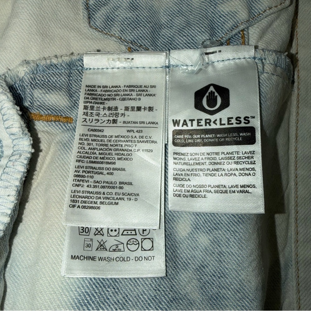 Levi's Ex-Boyfriend Trucker Jean Jacket with embroidered floral detailing M - Picture 7 of 7
